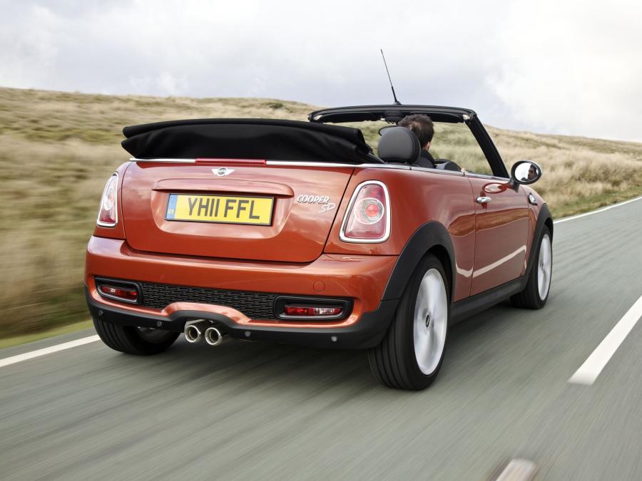  Mini Cooper SD Cabrio 2011 года  (UK) (фото 4 из 16)
